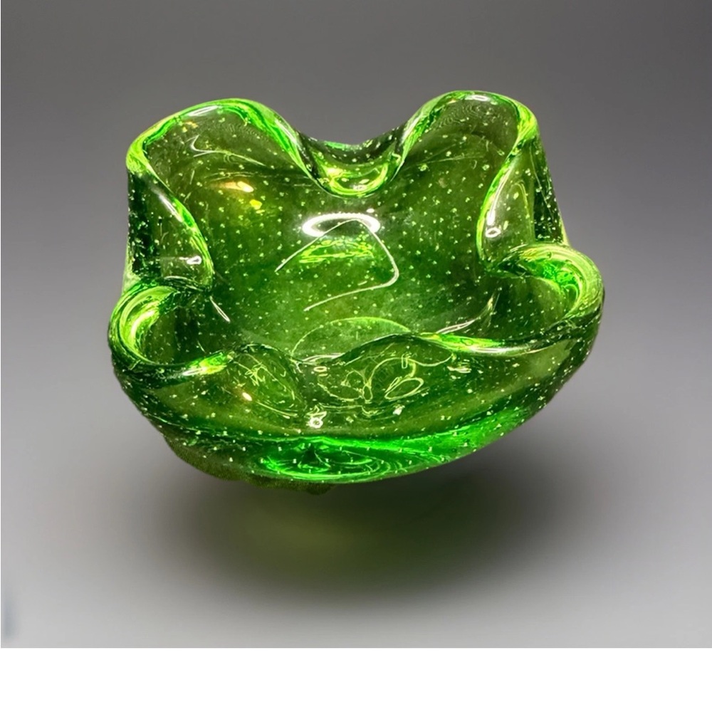 🔥 Vintage Handblown Emerald Green Controlled Bubbles Art Glass Trinket Dish - Picture 8 of 8